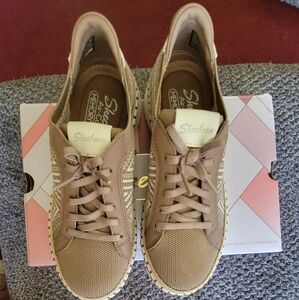 Skechers Women's Tan Sneakers NIB